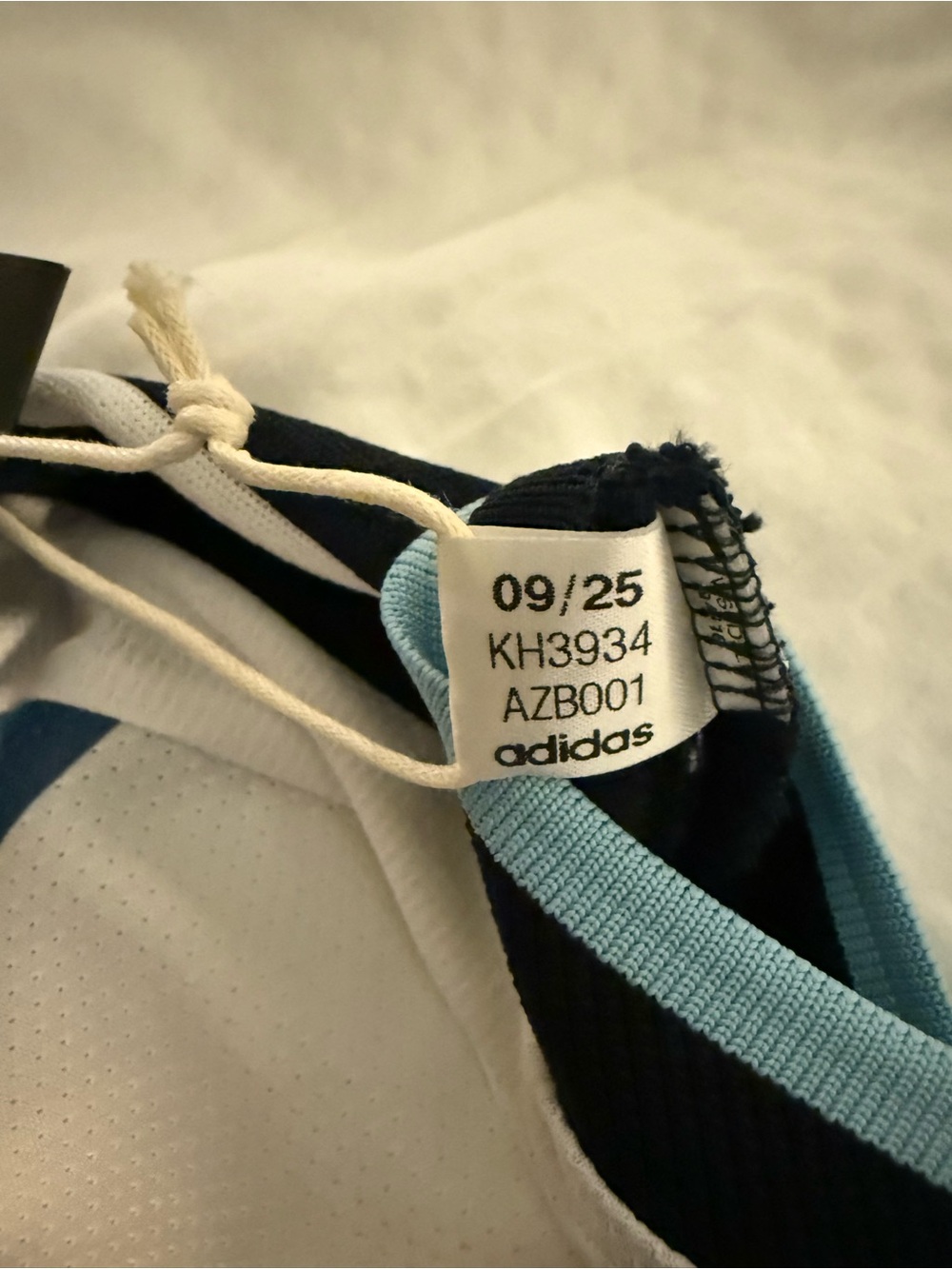 Adidas Argentina Lionel Messi White (Home) “Pitch Version” Soccer Jersey (NEW) - Picture 15 of 16